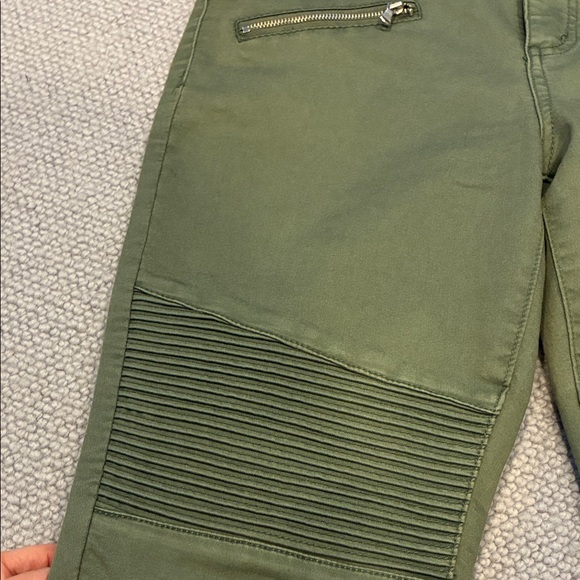 Harper Jeans, Military Green, Accordion Design Size 28 - Picture 2 of 8